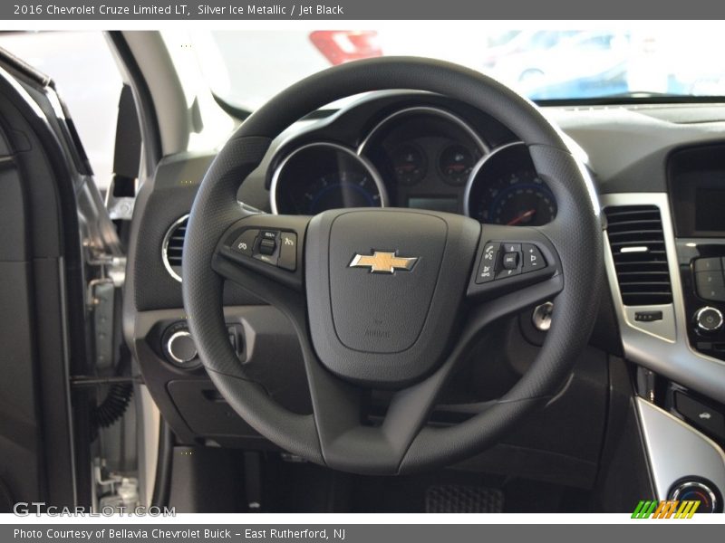 Silver Ice Metallic / Jet Black 2016 Chevrolet Cruze Limited LT