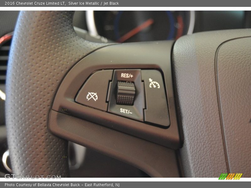 Silver Ice Metallic / Jet Black 2016 Chevrolet Cruze Limited LT