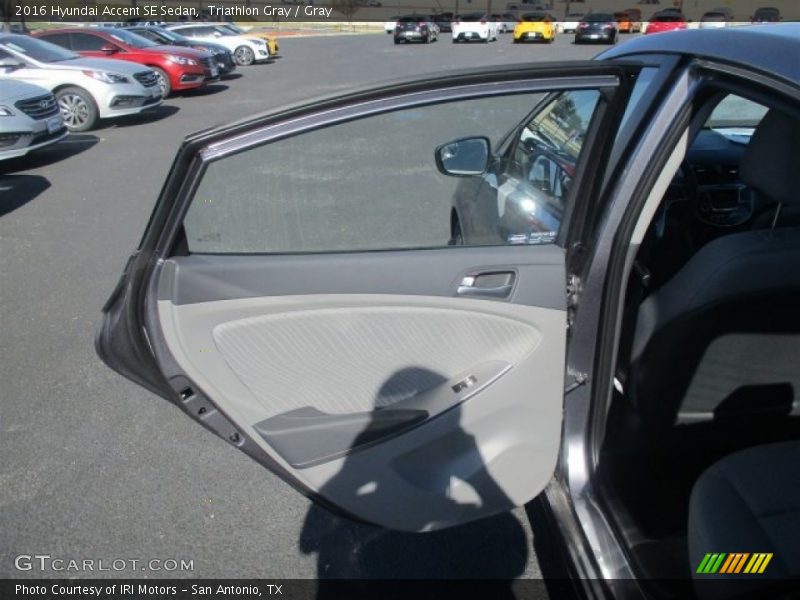 Triathlon Gray / Gray 2016 Hyundai Accent SE Sedan