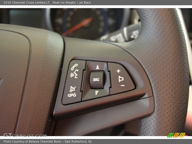 Silver Ice Metallic / Jet Black 2016 Chevrolet Cruze Limited LT
