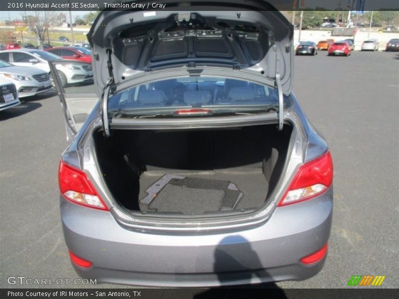 Triathlon Gray / Gray 2016 Hyundai Accent SE Sedan