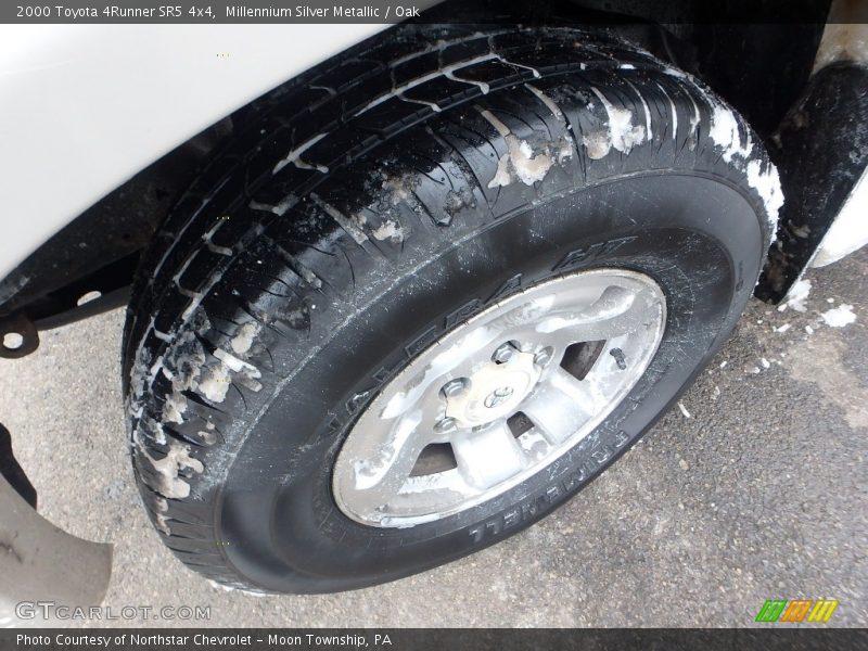 Millennium Silver Metallic / Oak 2000 Toyota 4Runner SR5 4x4