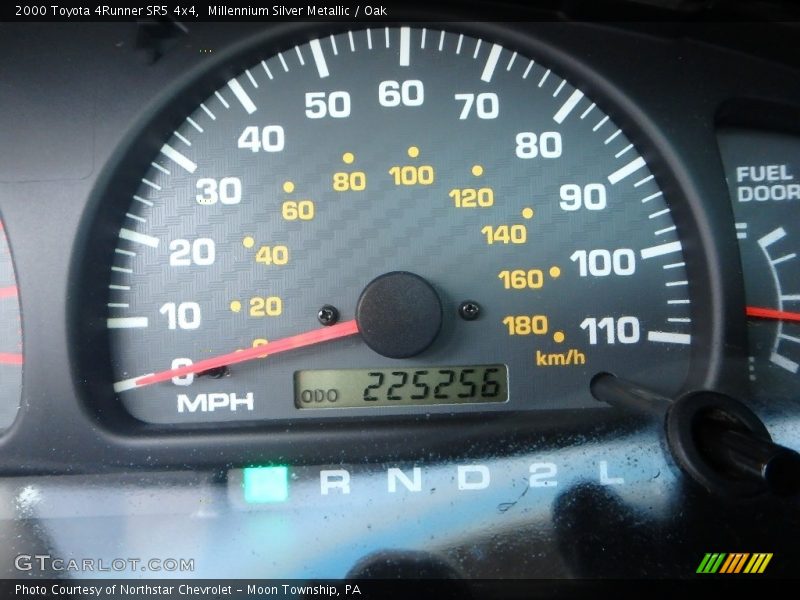 Millennium Silver Metallic / Oak 2000 Toyota 4Runner SR5 4x4