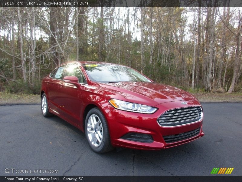Ruby Red Metallic / Dune 2016 Ford Fusion SE