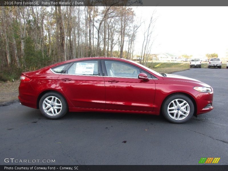 Ruby Red Metallic / Dune 2016 Ford Fusion SE