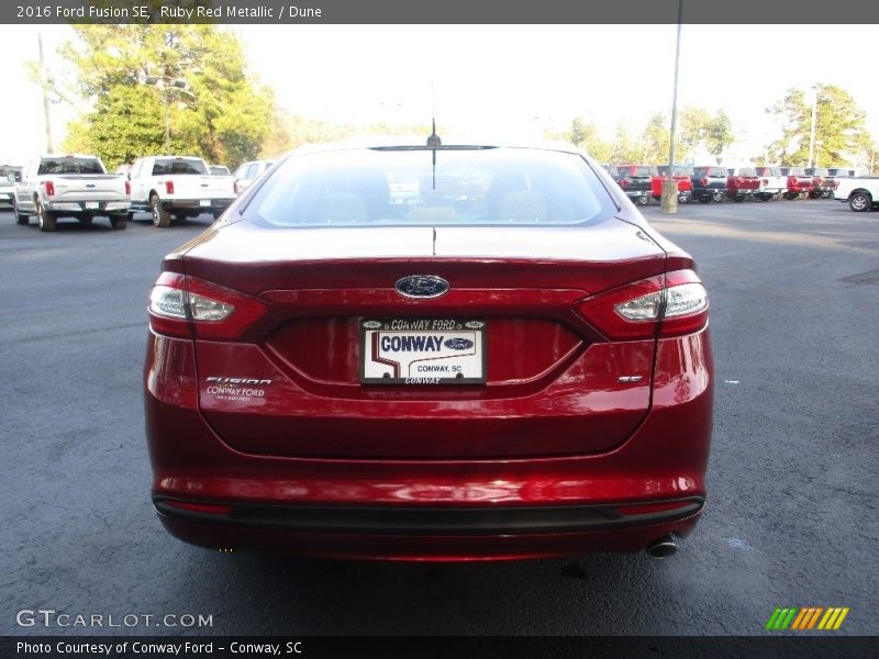 Ruby Red Metallic / Dune 2016 Ford Fusion SE