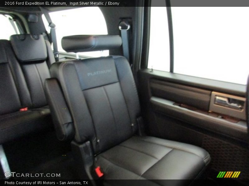 Ingot Silver Metallic / Ebony 2016 Ford Expedition EL Platinum