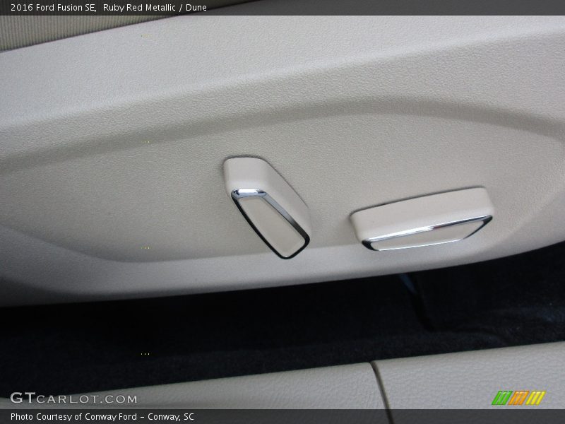 Ruby Red Metallic / Dune 2016 Ford Fusion SE