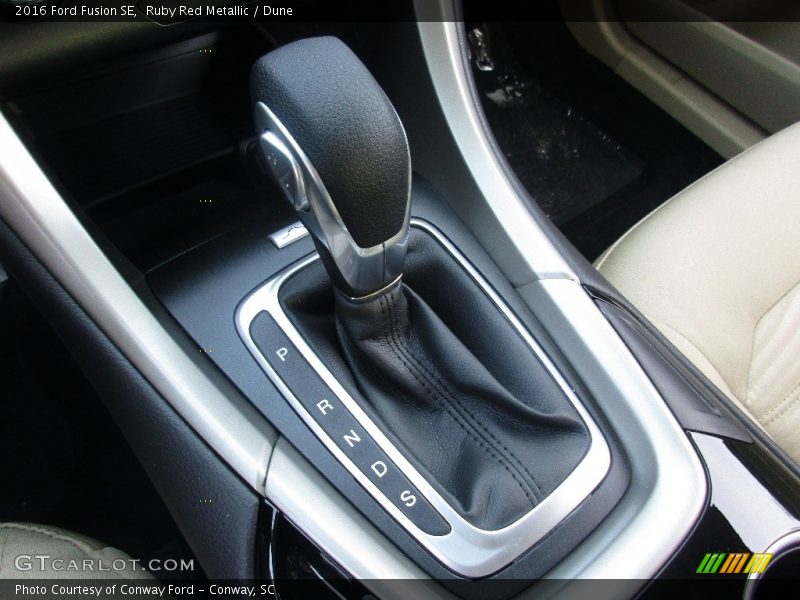 Ruby Red Metallic / Dune 2016 Ford Fusion SE