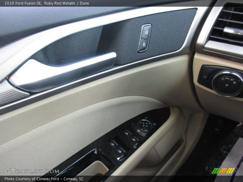 Ruby Red Metallic / Dune 2016 Ford Fusion SE