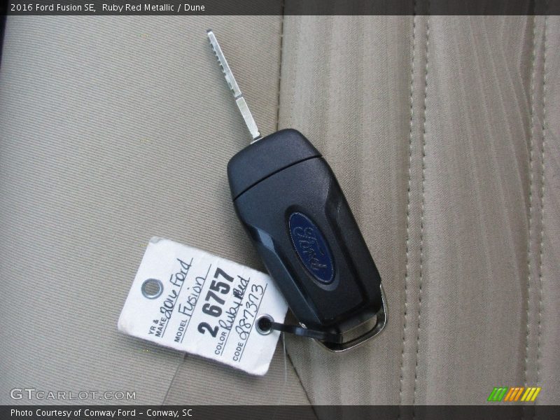 Ruby Red Metallic / Dune 2016 Ford Fusion SE