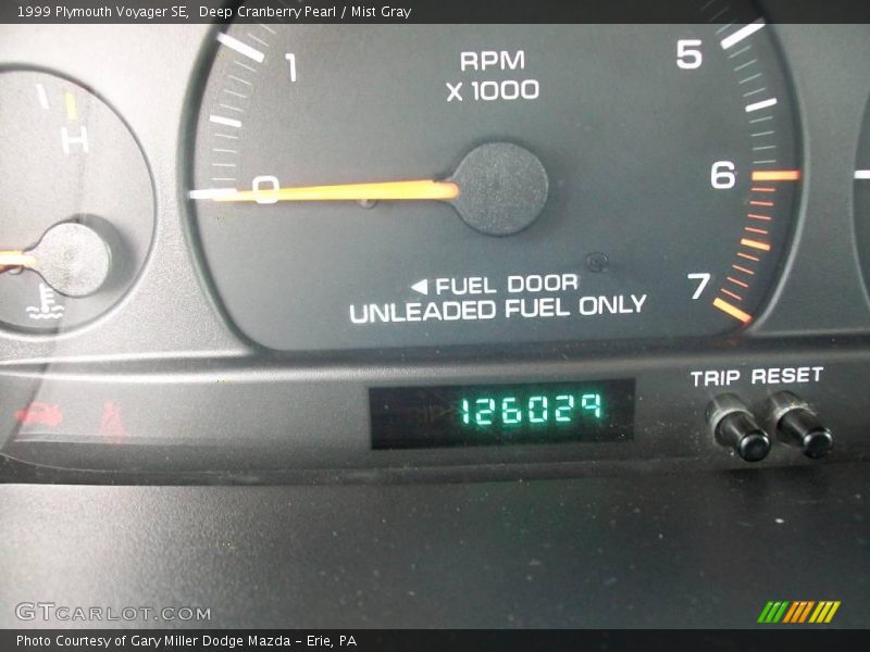 Deep Cranberry Pearl / Mist Gray 1999 Plymouth Voyager SE