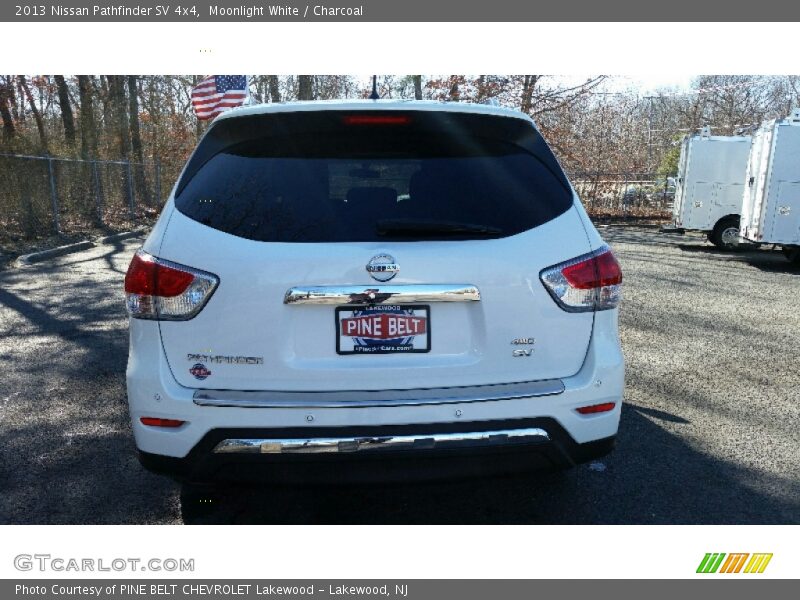 Moonlight White / Charcoal 2013 Nissan Pathfinder SV 4x4