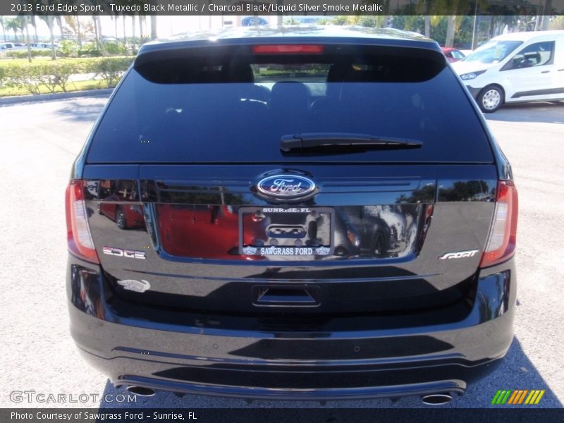 Tuxedo Black Metallic / Charcoal Black/Liquid Silver Smoke Metallic 2013 Ford Edge Sport