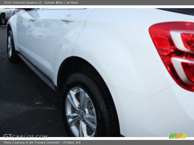 Summit White / Jet Black 2016 Chevrolet Equinox LS
