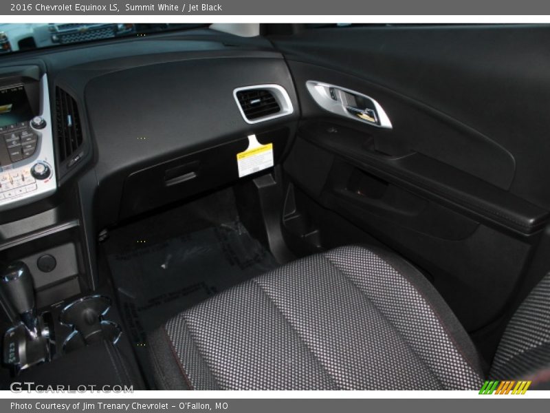 Summit White / Jet Black 2016 Chevrolet Equinox LS