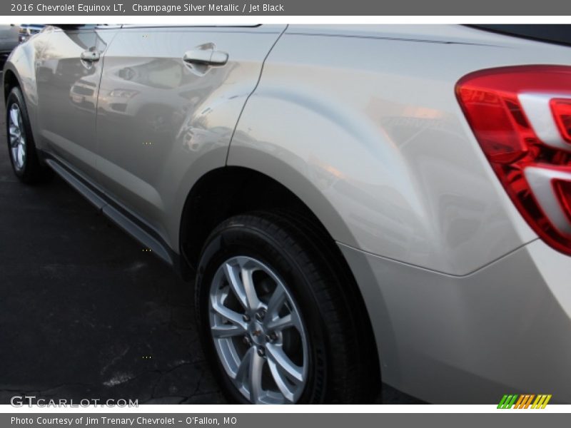 Champagne Silver Metallic / Jet Black 2016 Chevrolet Equinox LT