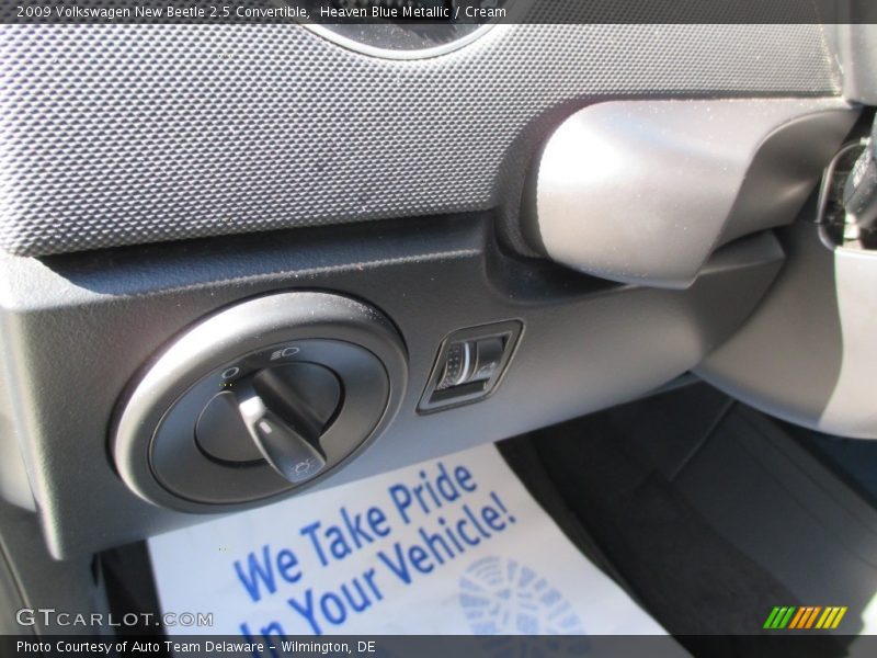 Heaven Blue Metallic / Cream 2009 Volkswagen New Beetle 2.5 Convertible
