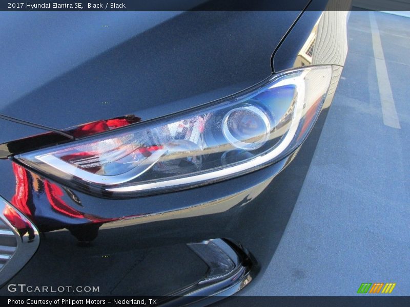 Black / Black 2017 Hyundai Elantra SE