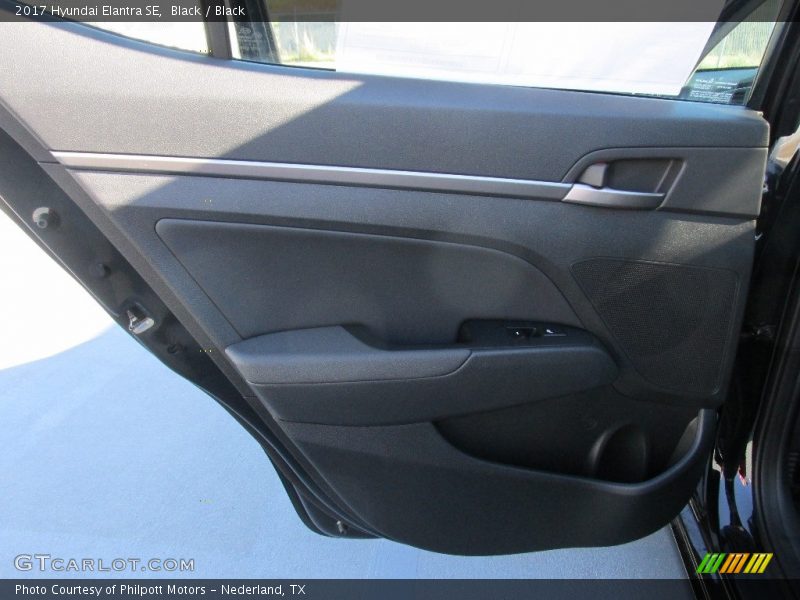Black / Black 2017 Hyundai Elantra SE
