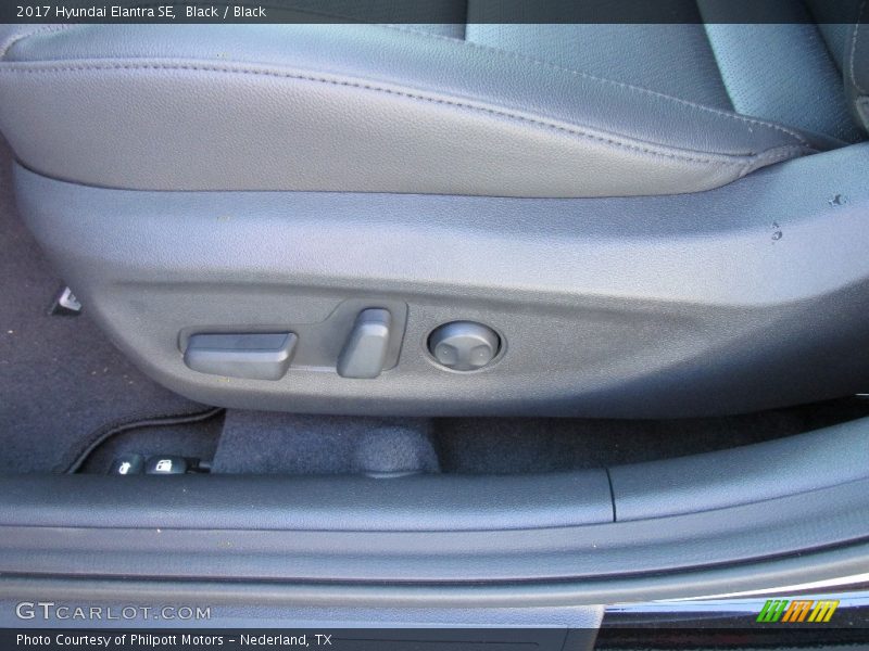 Black / Black 2017 Hyundai Elantra SE