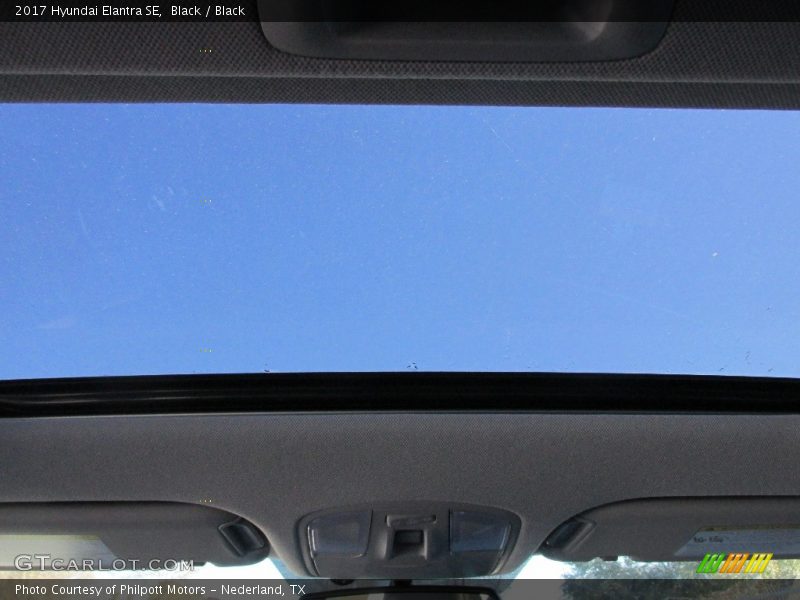 Black / Black 2017 Hyundai Elantra SE