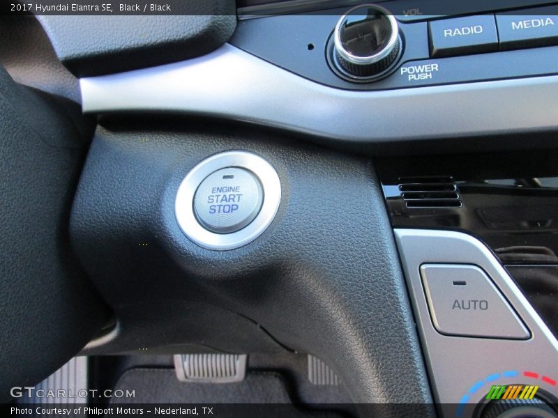 Black / Black 2017 Hyundai Elantra SE