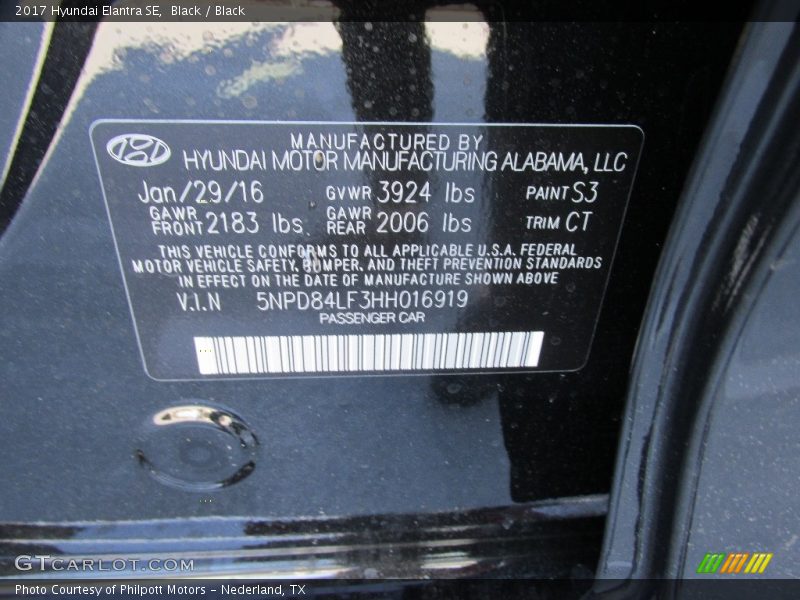 Black / Black 2017 Hyundai Elantra SE