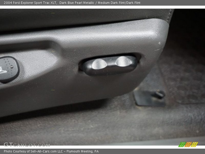 Dark Blue Pearl Metallic / Medium Dark Flint/Dark Flint 2004 Ford Explorer Sport Trac XLT