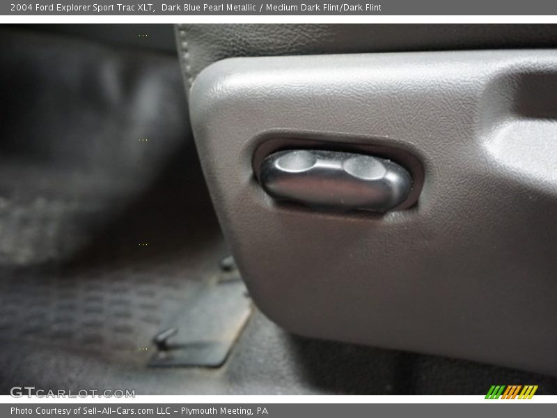 Dark Blue Pearl Metallic / Medium Dark Flint/Dark Flint 2004 Ford Explorer Sport Trac XLT