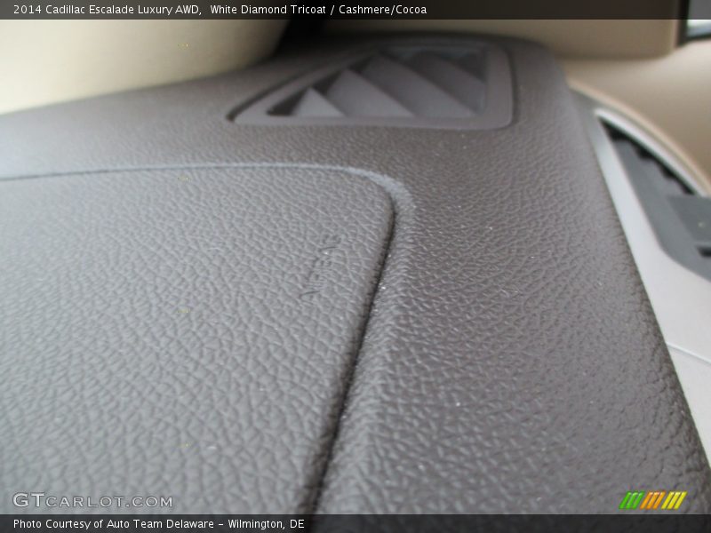 White Diamond Tricoat / Cashmere/Cocoa 2014 Cadillac Escalade Luxury AWD