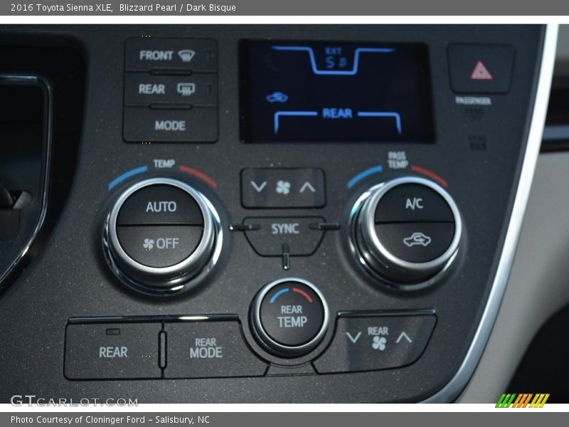 Blizzard Pearl / Dark Bisque 2016 Toyota Sienna XLE
