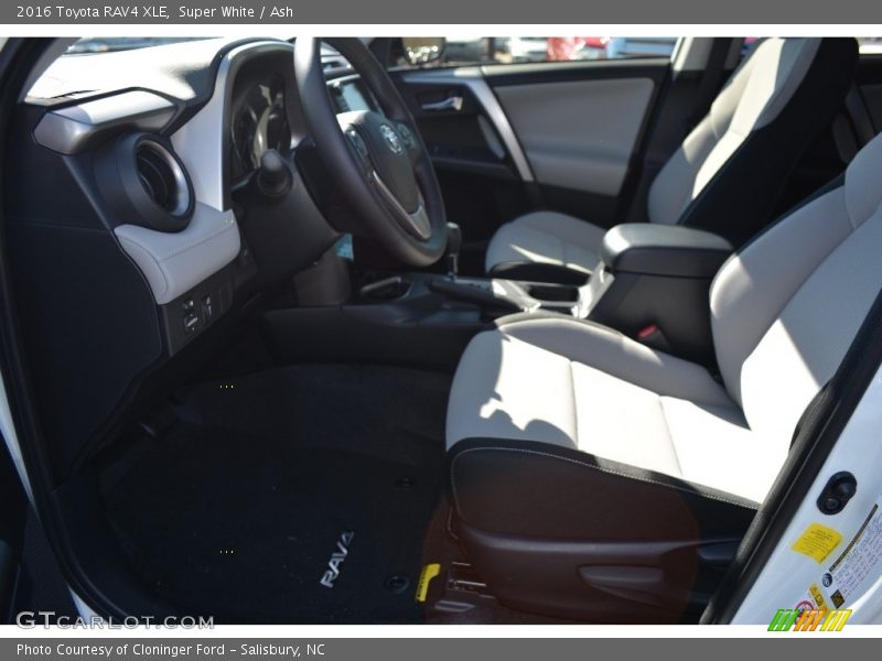 Super White / Ash 2016 Toyota RAV4 XLE