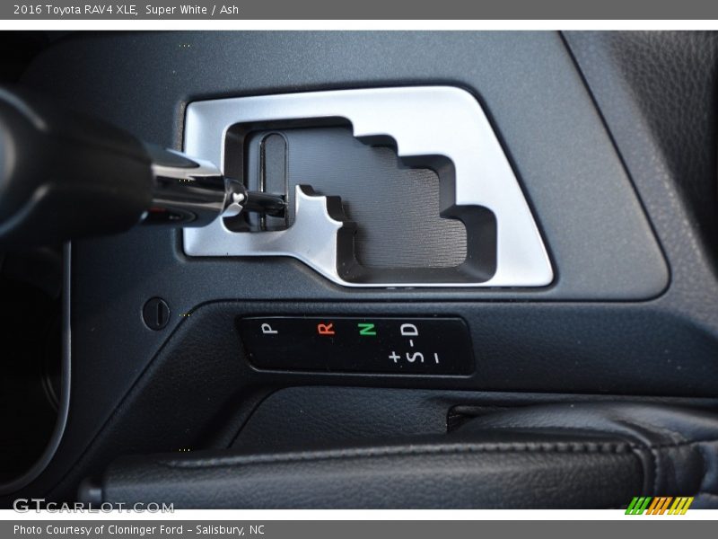 Super White / Ash 2016 Toyota RAV4 XLE