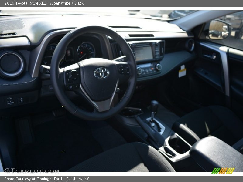Super White / Black 2016 Toyota RAV4 XLE