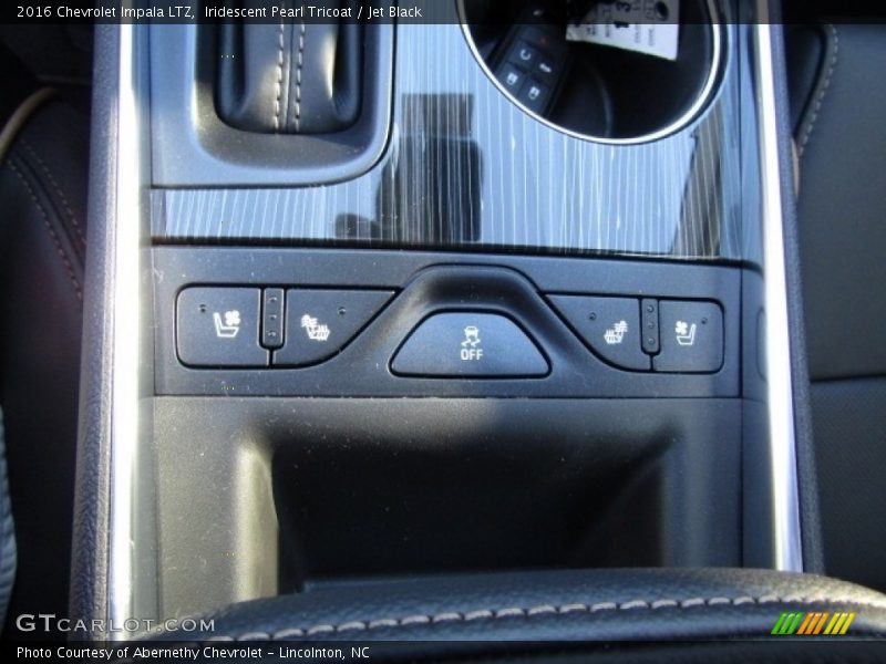 Iridescent Pearl Tricoat / Jet Black 2016 Chevrolet Impala LTZ