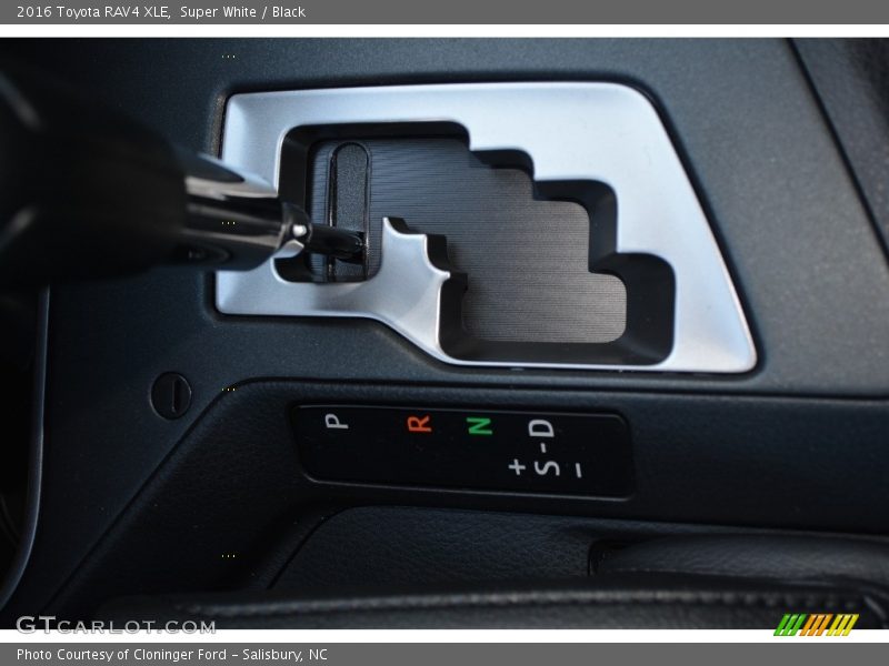Super White / Black 2016 Toyota RAV4 XLE