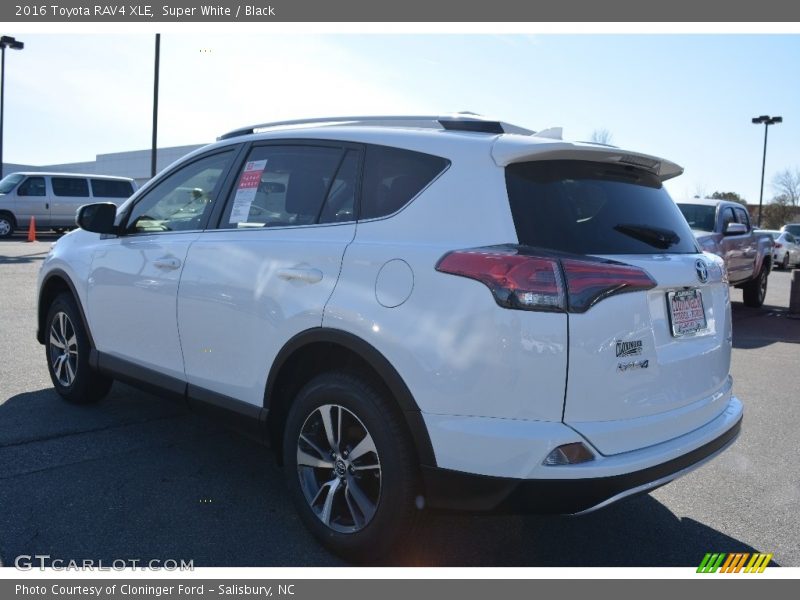 Super White / Black 2016 Toyota RAV4 XLE