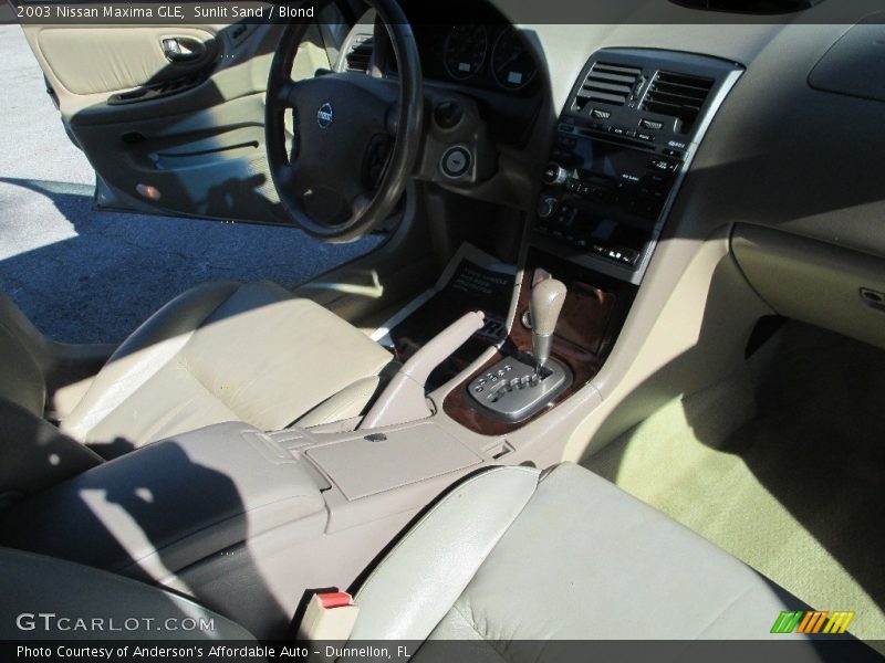 Sunlit Sand / Blond 2003 Nissan Maxima GLE