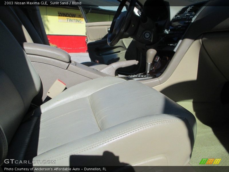 Sunlit Sand / Blond 2003 Nissan Maxima GLE