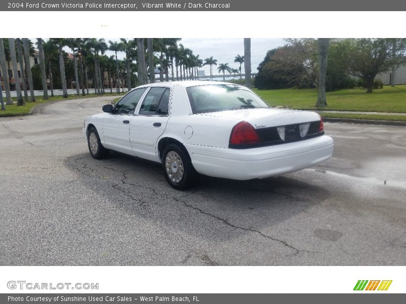 Vibrant White / Dark Charcoal 2004 Ford Crown Victoria Police Interceptor