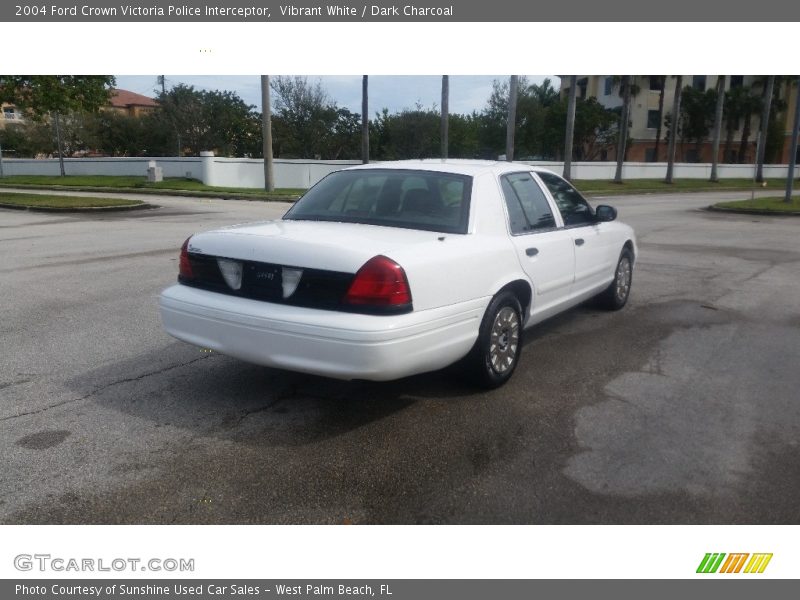 Vibrant White / Dark Charcoal 2004 Ford Crown Victoria Police Interceptor