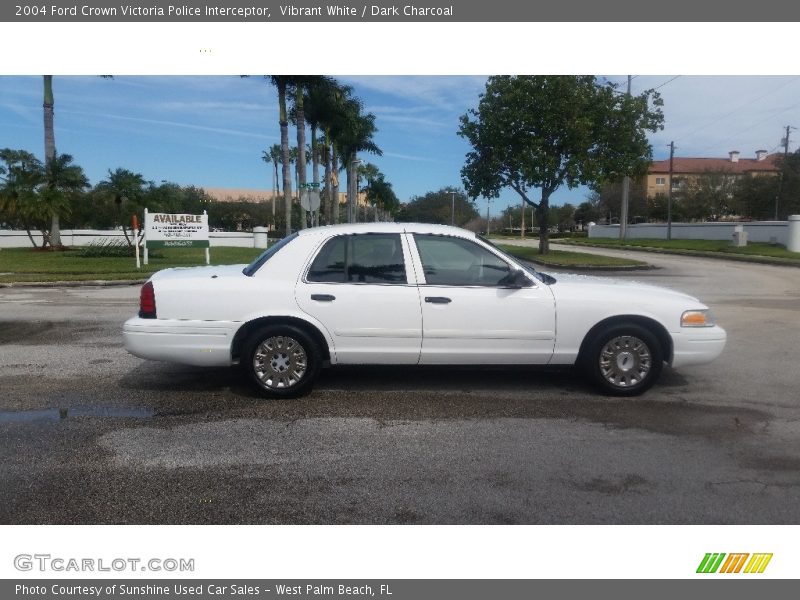 Vibrant White / Dark Charcoal 2004 Ford Crown Victoria Police Interceptor