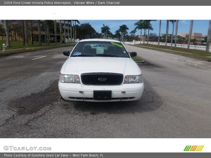 Vibrant White / Dark Charcoal 2004 Ford Crown Victoria Police Interceptor