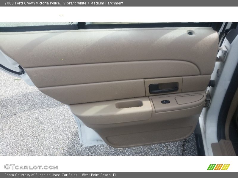 Vibrant White / Medium Parchment 2003 Ford Crown Victoria Police