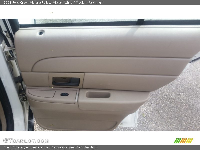 Vibrant White / Medium Parchment 2003 Ford Crown Victoria Police