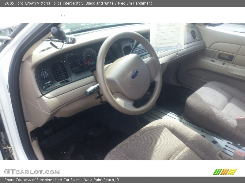 Black and White / Medium Parchment 2005 Ford Crown Victoria Police Interceptor