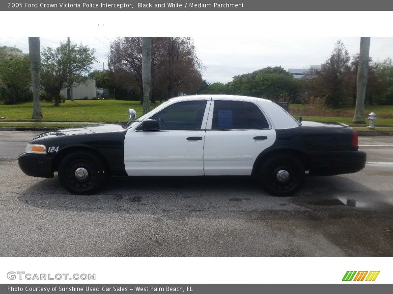 Black and White / Medium Parchment 2005 Ford Crown Victoria Police Interceptor