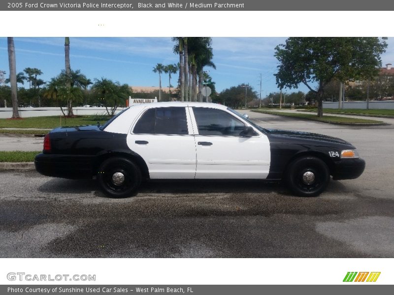 Black and White / Medium Parchment 2005 Ford Crown Victoria Police Interceptor