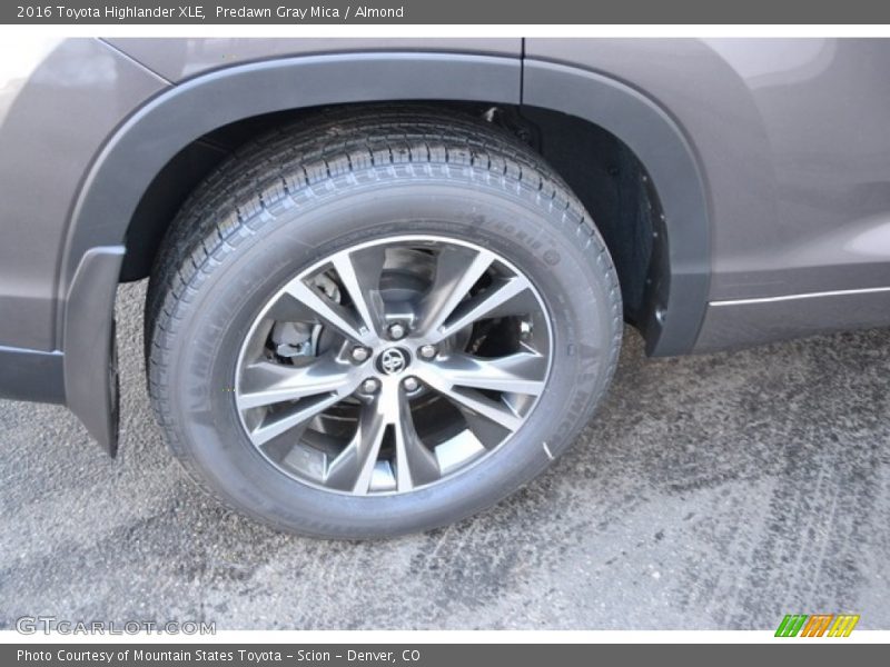 Predawn Gray Mica / Almond 2016 Toyota Highlander XLE